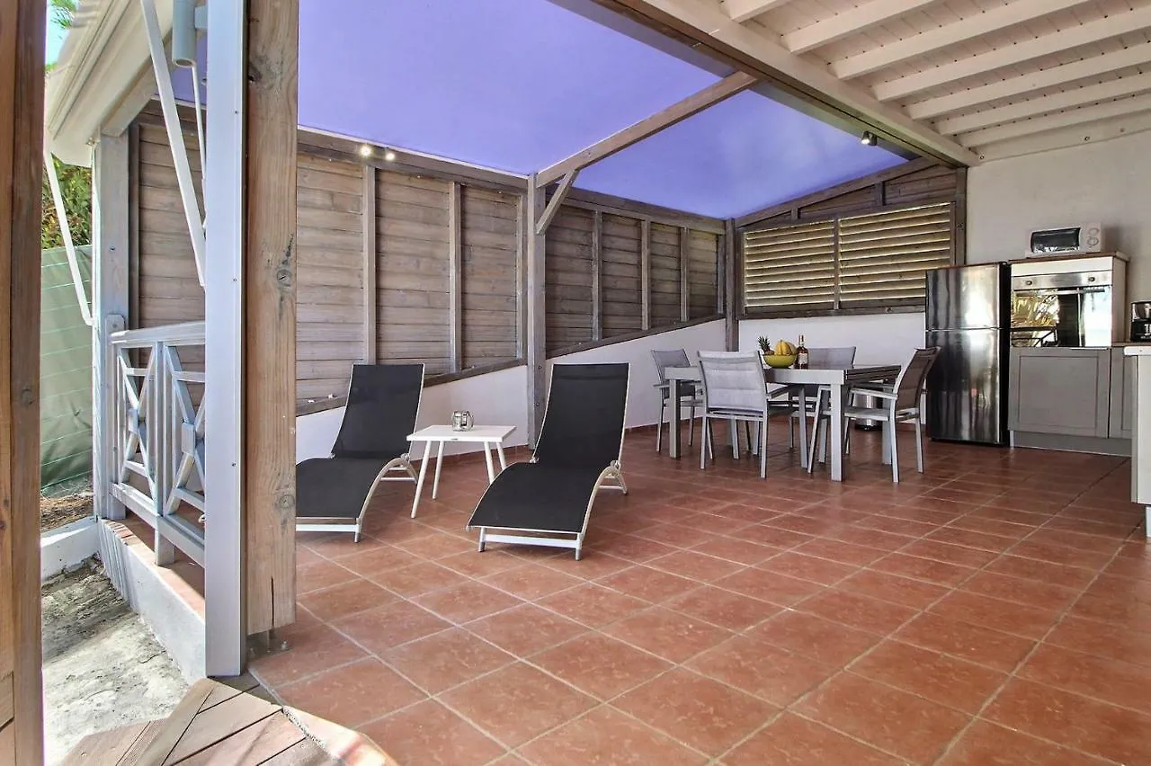 Appartement THOMANA , jacuzzi privé, plage à 200 m Le Moule Apartamento