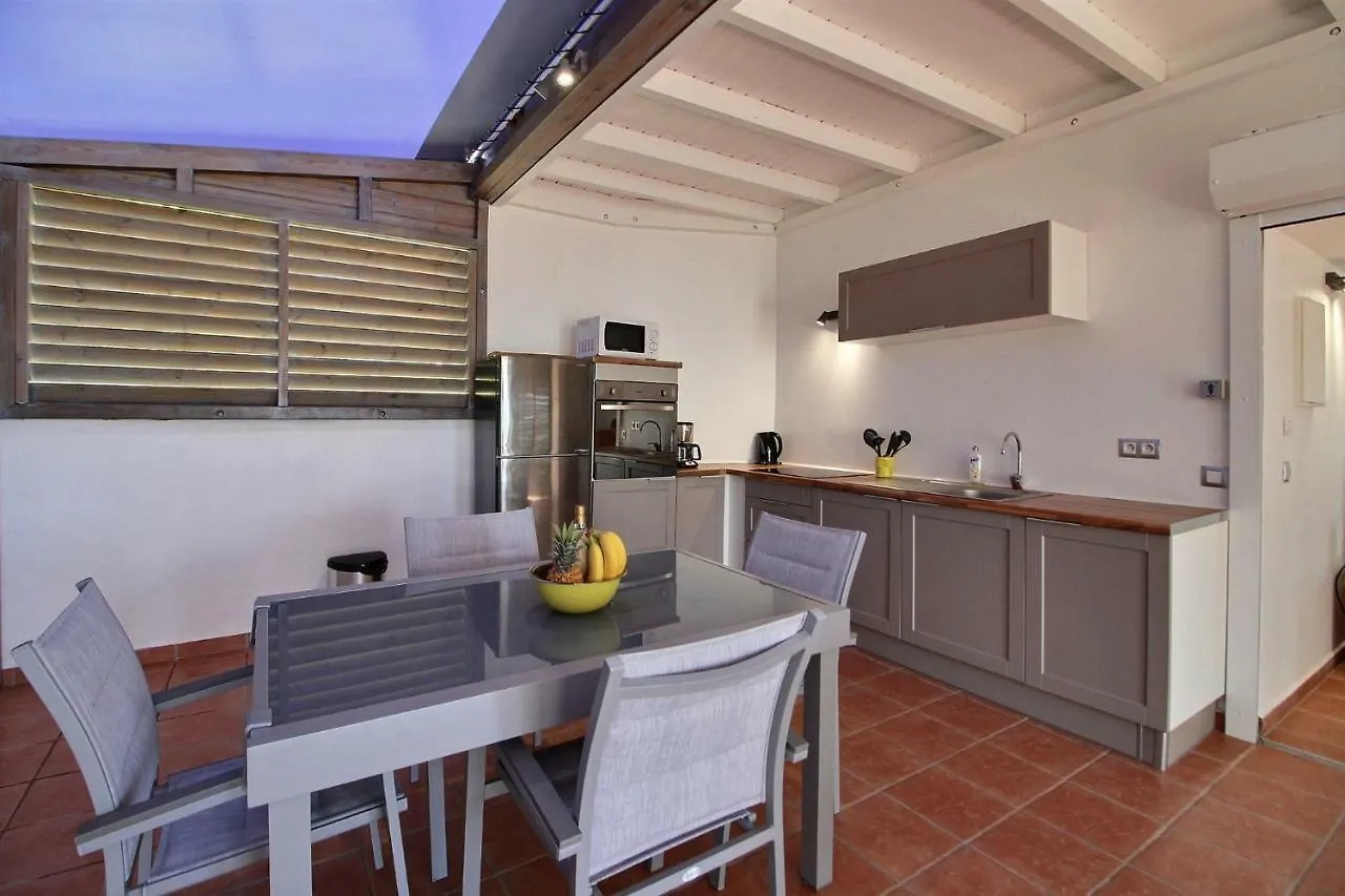 Appartement THOMANA , jacuzzi privé, plage à 200 m Le Moule