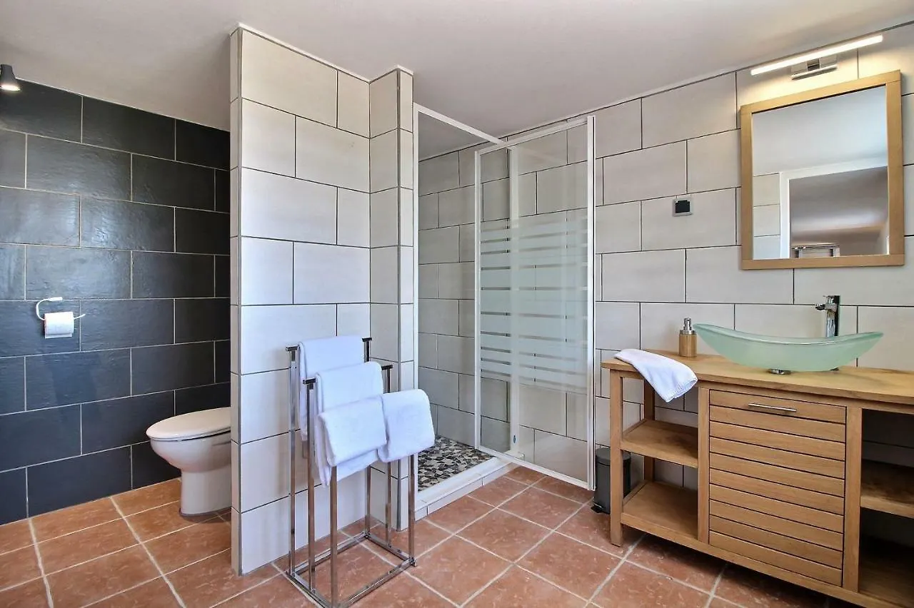 Apartmán Appartement Thomana , Jacuzzi Prive, Plage A 200 M Le Moule